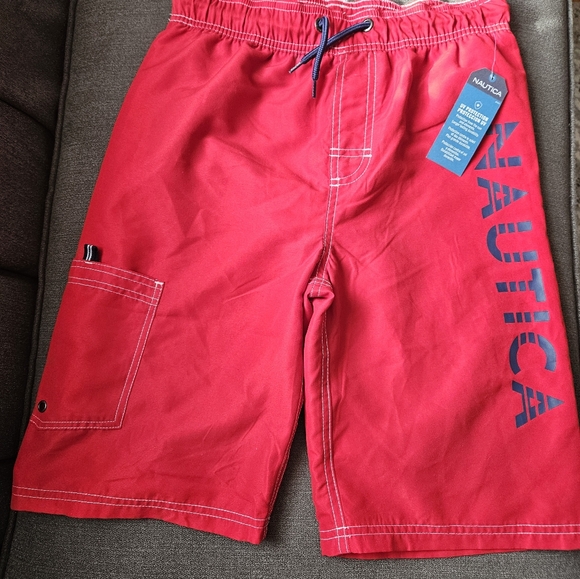 Boys large Nautica bathingsuit - Picture 3 of 5